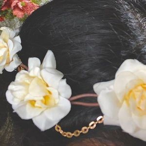 Claire’s - White Flower Crown Summer Accessories
